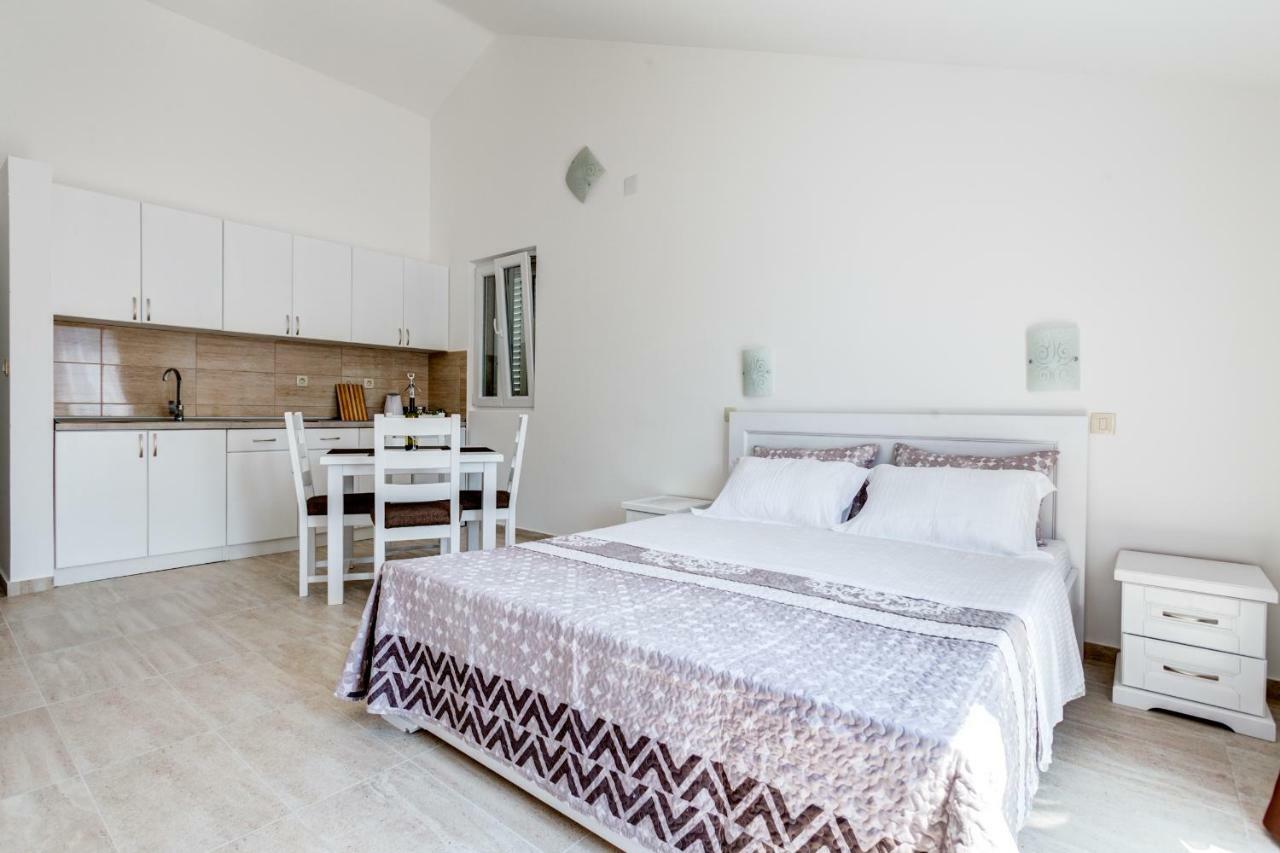 Villa SAN Apartments Teodo Esterno foto