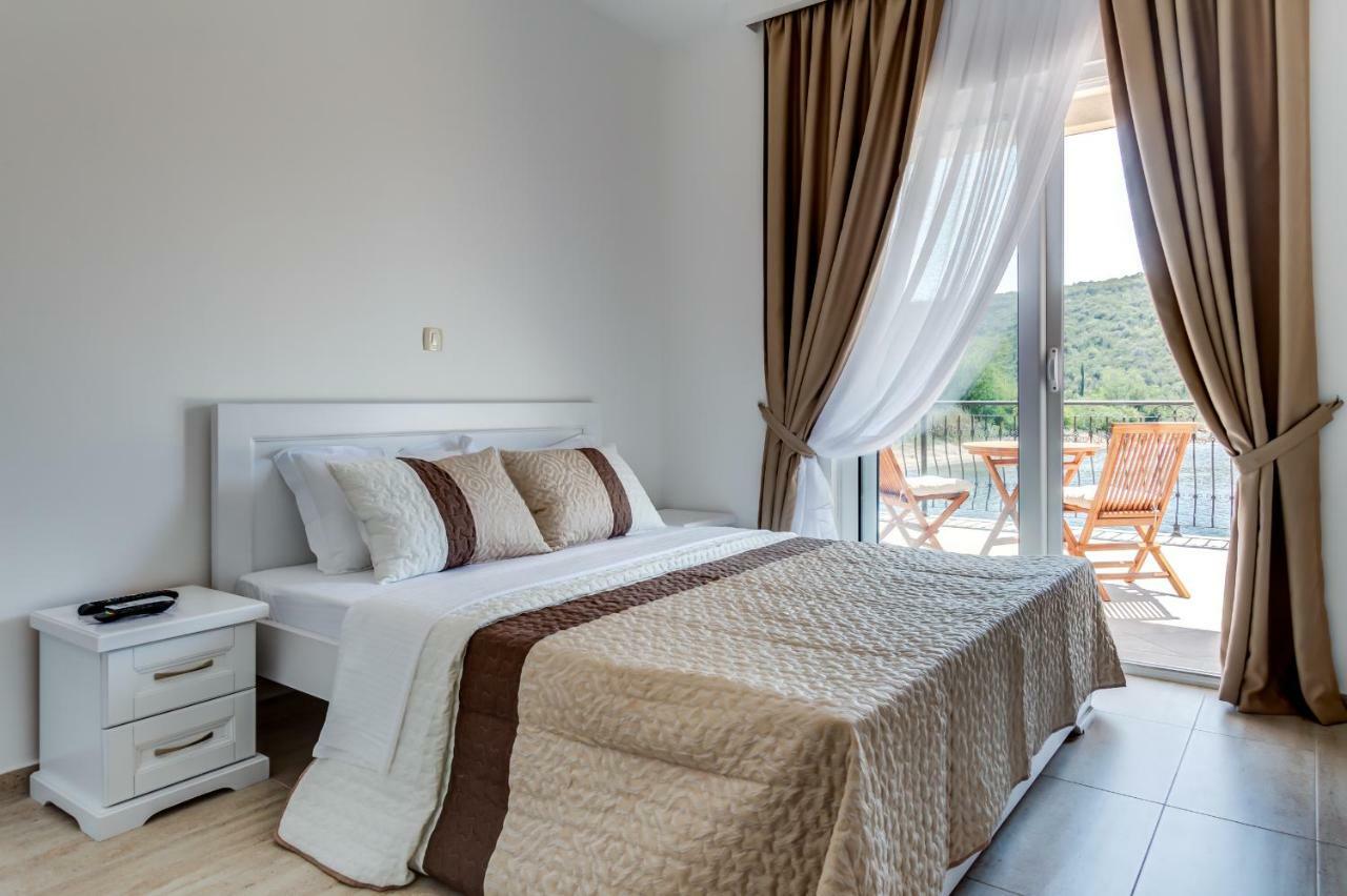 Villa SAN Apartments Teodo Esterno foto